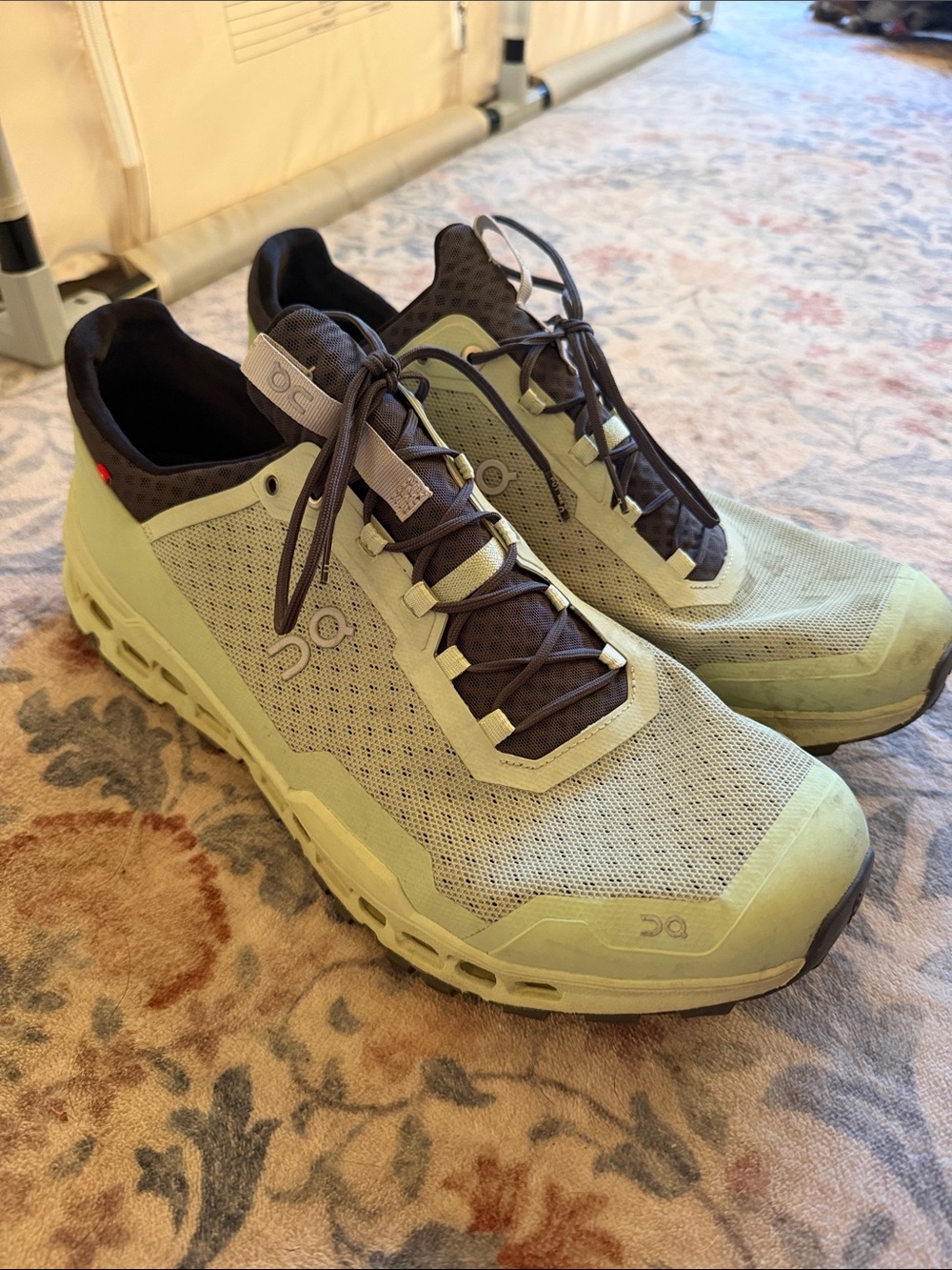 On Running Men's Trail Sneakers - Light Green/Black